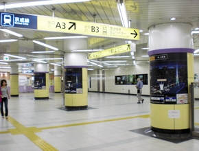 東武押上駅アドピラー